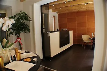 In Hotel 3*